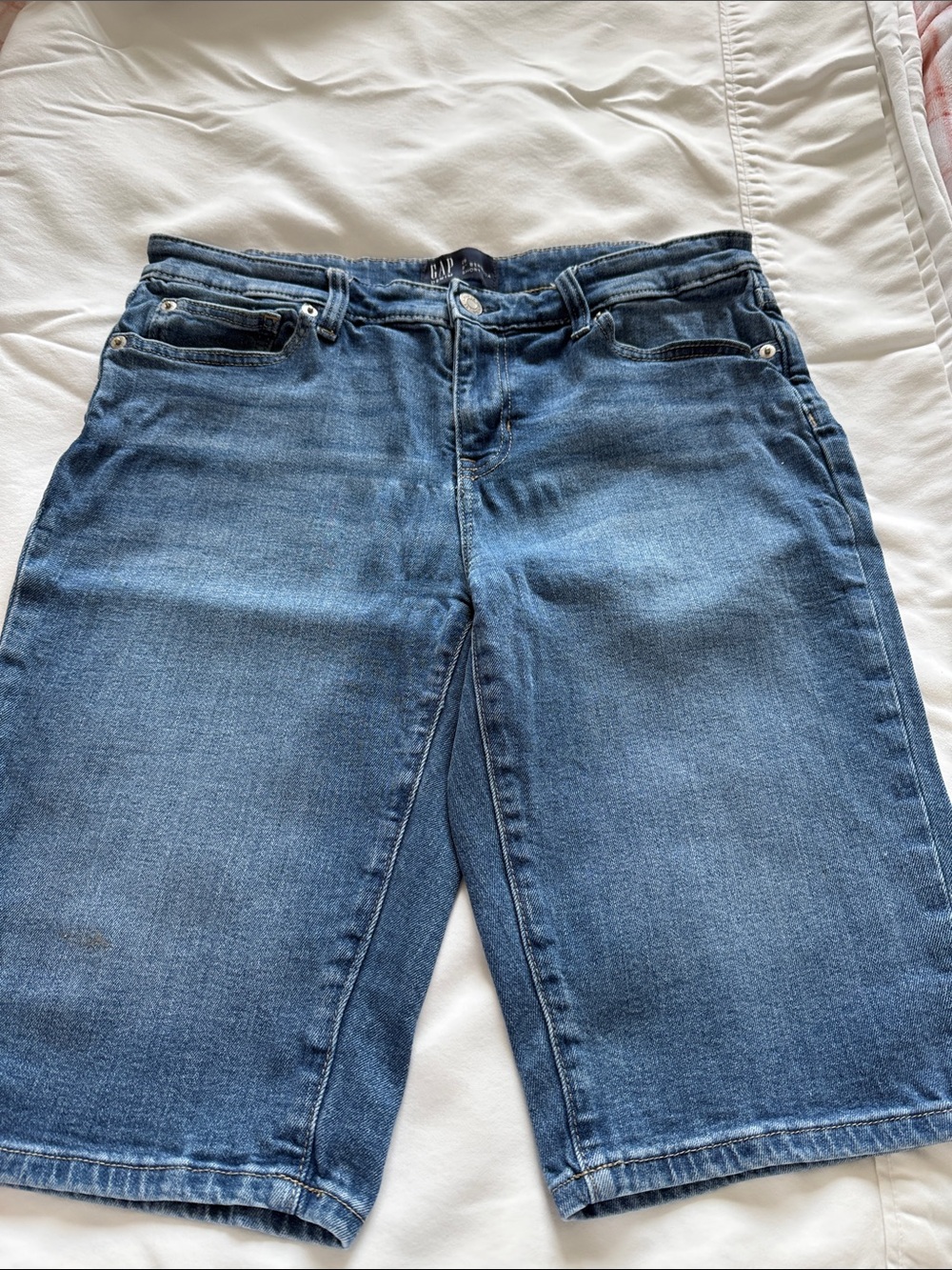 GAP Women's Denim Bermuda Shorts in Medium Blue Wash